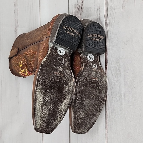 Gameday NWT NCAA Iowa State Cyclones Men 8.5D Embroidered Distressed Sole Boots - Picture 6 of 8